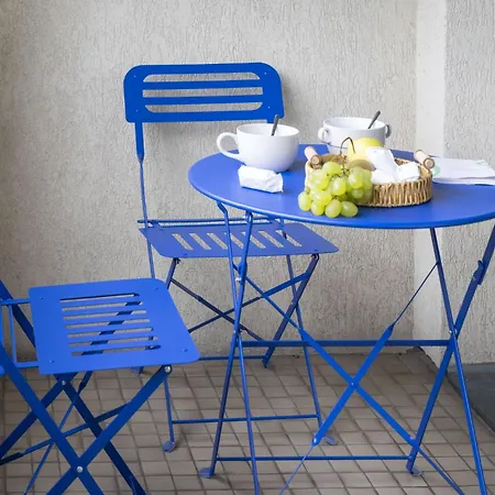 Bleu - - Loggia * Châtel-Guyon